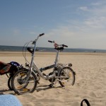 mit dem Fahrrad an den Strand